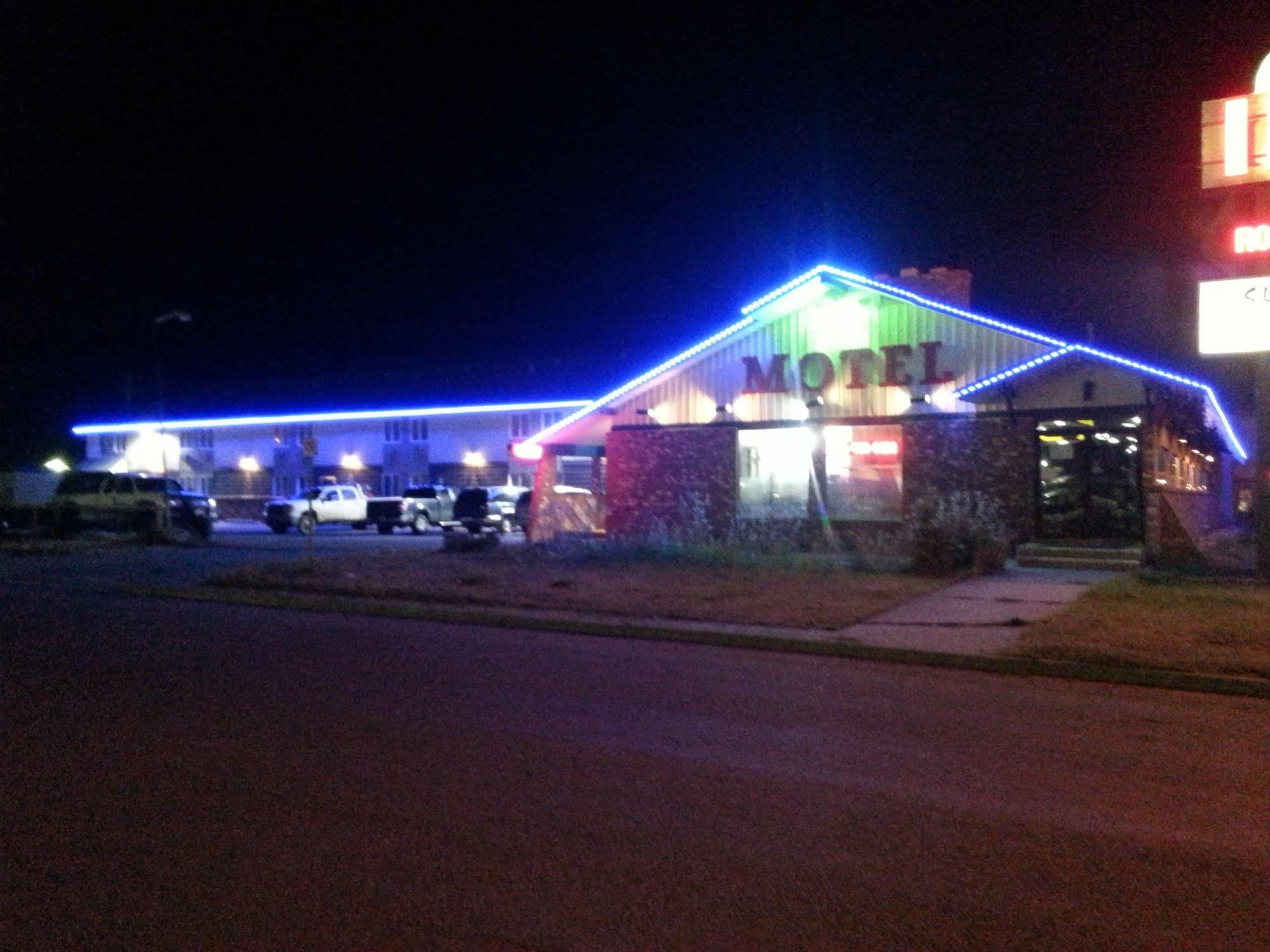 达森克里克机场酒店 道森克里克 外观 照片
